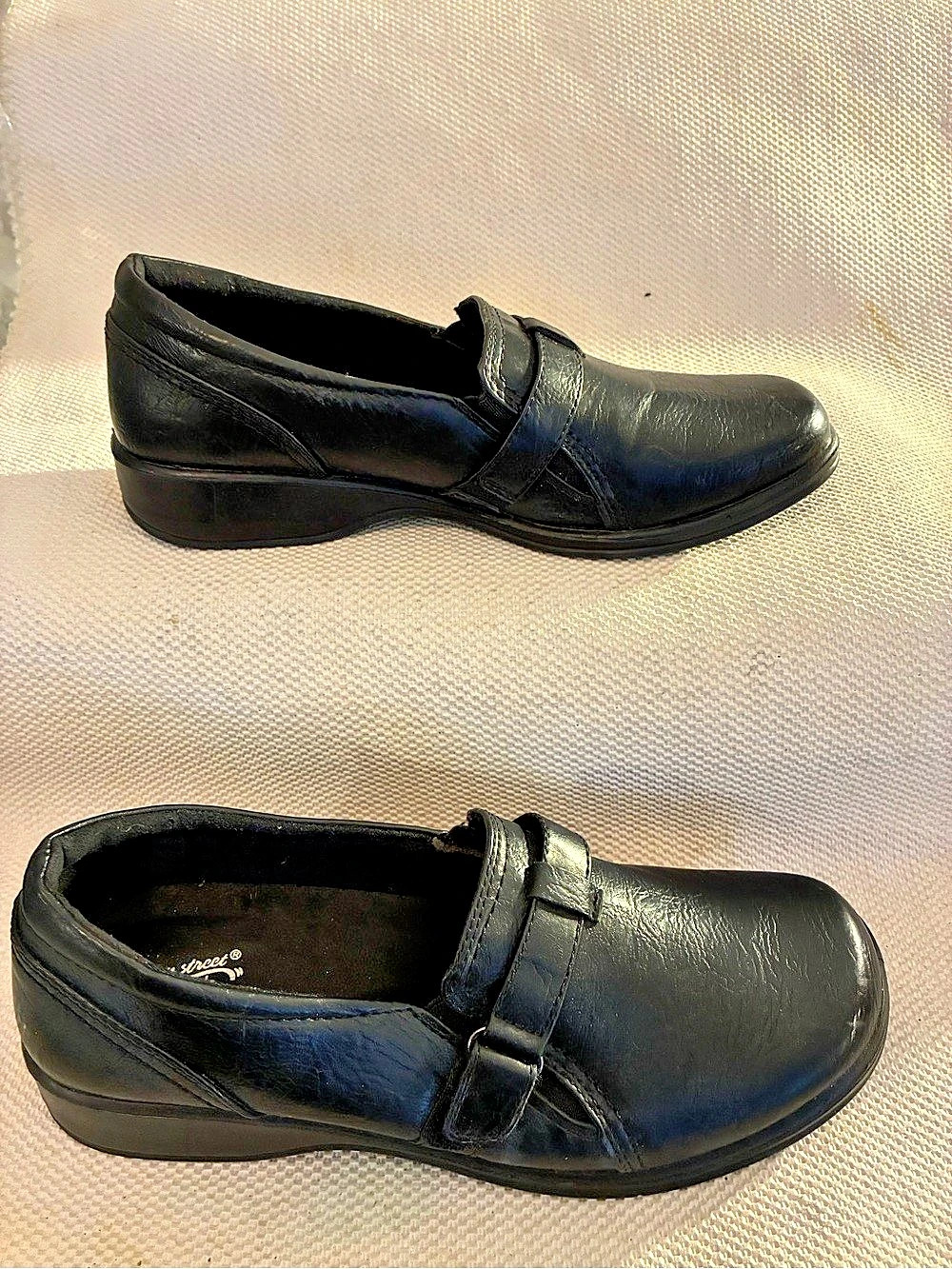 Easy Street Wise Asymmetrical Mary Jane Black Flats size 9
